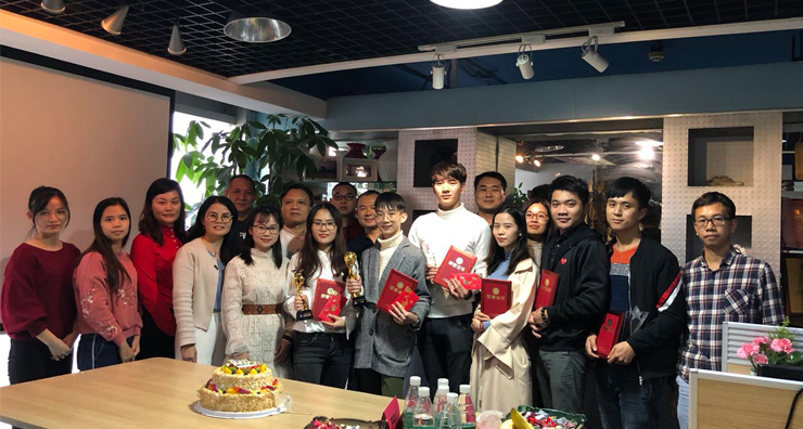 圓桌展覽團隊風采